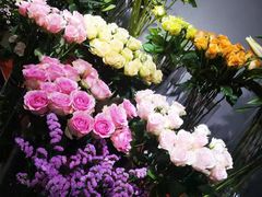 -何兮花店·气球派对鲜花店(马桥银春路万科城店)