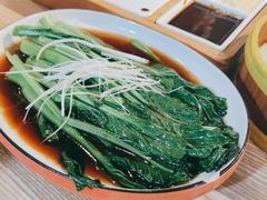 白灼菜心-遇见小厨·北京烤鸭·江湖菜·川菜(广福桥店)