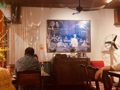 -Cuc Gach Quan Restaurant