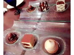 -香格里拉鱼跃地中海西餐厅·牛排披萨