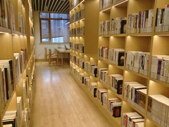 -漕河泾街道图书馆(漕河泾社区文化活动中心店)