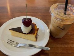 巴斯克芝士-black rainbow coffee