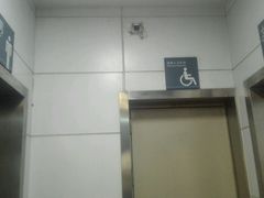 -体育场(地铁站)