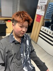-天秤座发型社