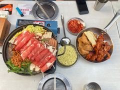 部队锅-MI WU FACTORY米屋美食工厂餐厅(绿地店)