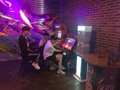 -UP嘻哈酒吧(粉巢店)