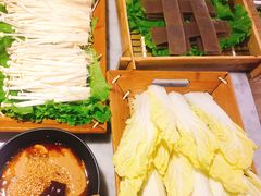 -尚尚仙·酸汤猪手·猪肚鸡火锅(华联万柳购物中心店)