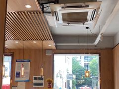 大堂-围炉肉舍•炭烤活鳗•丹东海鲜烤肉(步行街店)