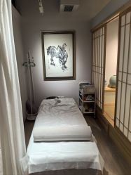 -颜动养生馆·智能艾灸·专业推拿·盐蒸