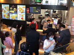 -麦当劳(展览路店)