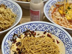 -李与白包子铺(桐梓林店)