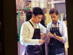 -瑞幸咖啡(外滩SOHO店)