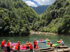 -安吉龙王山峡谷漂流