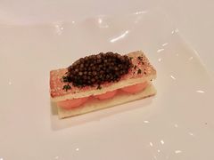 有机蛋黄吐司鱼子酱和香草-Jean Georges