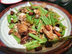 五花肉炒笔管鱼-晚归月亮湾私家菜(临邑路店)