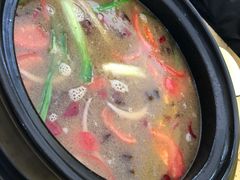 -小伟猪脚火锅店(颐园里店)