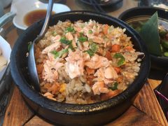 三文鱼石锅炒饭-Hatsune隐泉日式料理(三里屯太古里店)