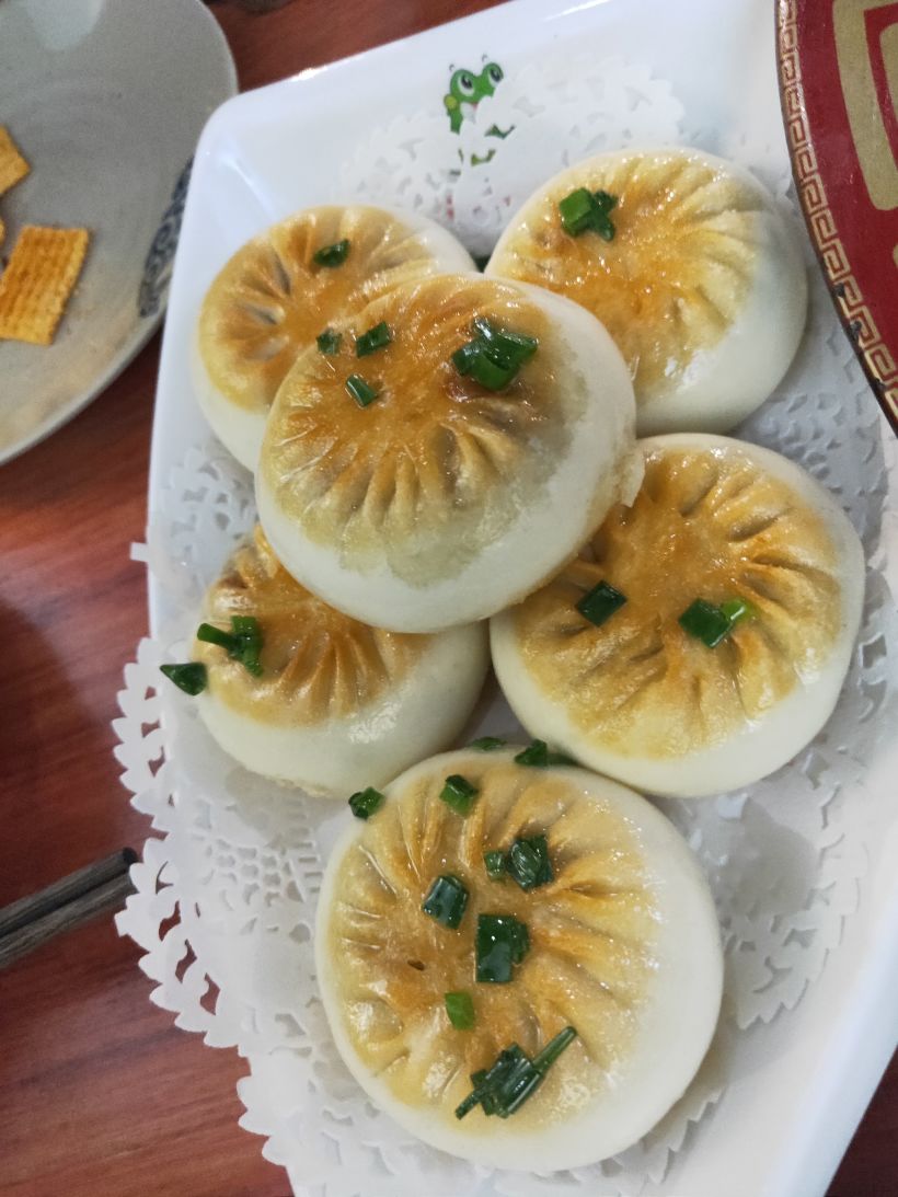 「特色葱煎包」葱香入味儿,肉质鲜美,外焦里嫩,造型美观,解饿.