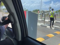 -西沃古尔·拉姆古兰爵士国际机场