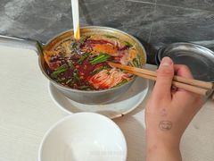 -铁锅哥米线