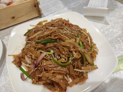 干炒牛河-东方之珠海鲜酒楼(南开店)