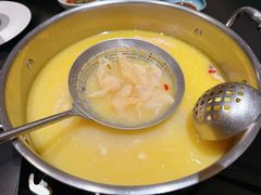 -鲜入唯煮·港式海鲜牛肉火锅(金宝街店)