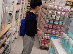 -名创优品(山东青岛华润万象城店)