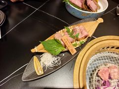 -山川小町·极番烧肉(新地假日广场店)
