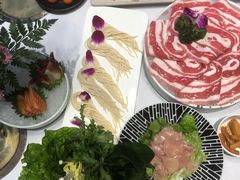 -泓炙颐凤鲜海鲜火锅料理(桐乡店)