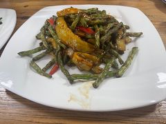 -溢心园香河肉饼总店