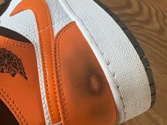 -京伟修鞋洗鞋奢侈品皮具护理店