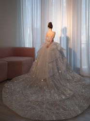 -Renee芮亦婚纱(原丽莎)