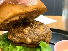 芝心手打牛肉堡-龙治汉堡(中华城店)