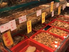 水产区-鲜入围煮花胶鸡海鲜火锅