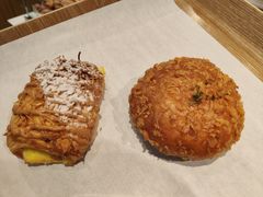 香辣鸡肉多拿-PARIS BAGUETTE巴黎贝甜(周浦万达店)