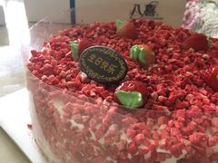 爱上草莓冰淇淋8英寸-八喜冰淇淋蛋糕(富国店)