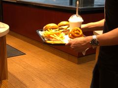 -The Habit Burger Grill 哈比特汉堡(爱琴海店)