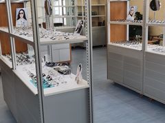 -无奔眼镜·蔡司·依视路授权店(马家堡店)