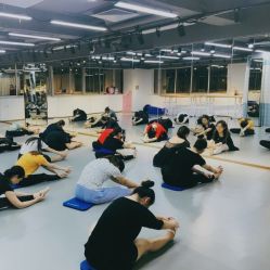 -深舞形体民族舞蹈工作室