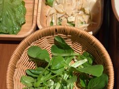 -野山舂·贵州现舂酸汤火锅(鸿通城店)