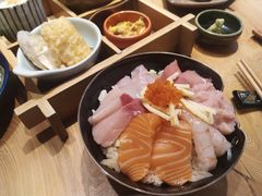 什锦海鲜盖饭-松涛日本料理