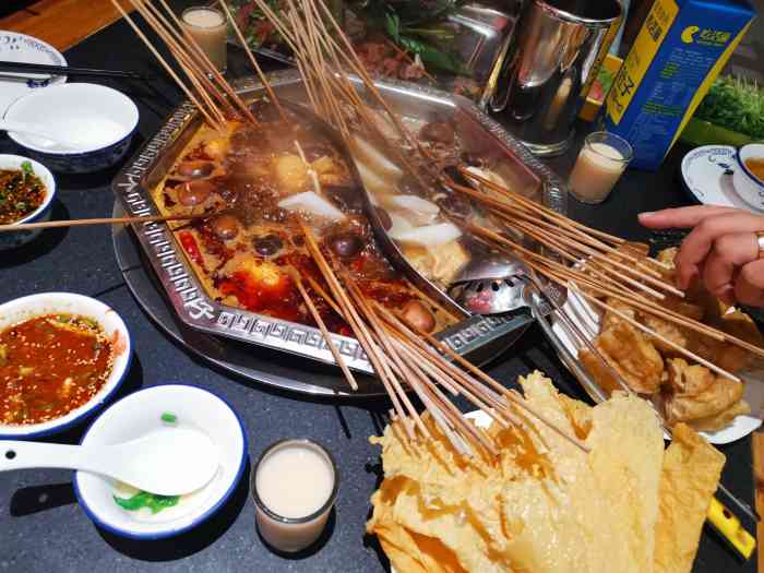 高个子麻辣烫火锅城(曹溪店)-"因为去的早,进去就有座了.