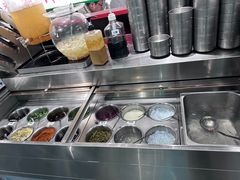 -成都你六姐·牛肉冒菜(信泰中心商场店)