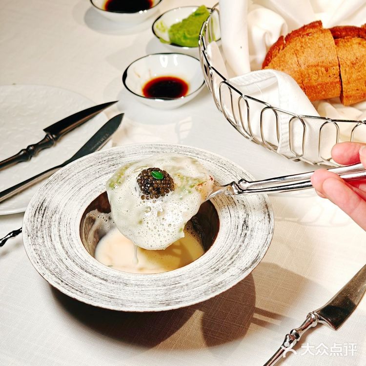 米雪推荐的武汉米其林餐厅，被惊艳到了！