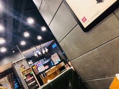 -愉肴麻辣香锅(中山路店)