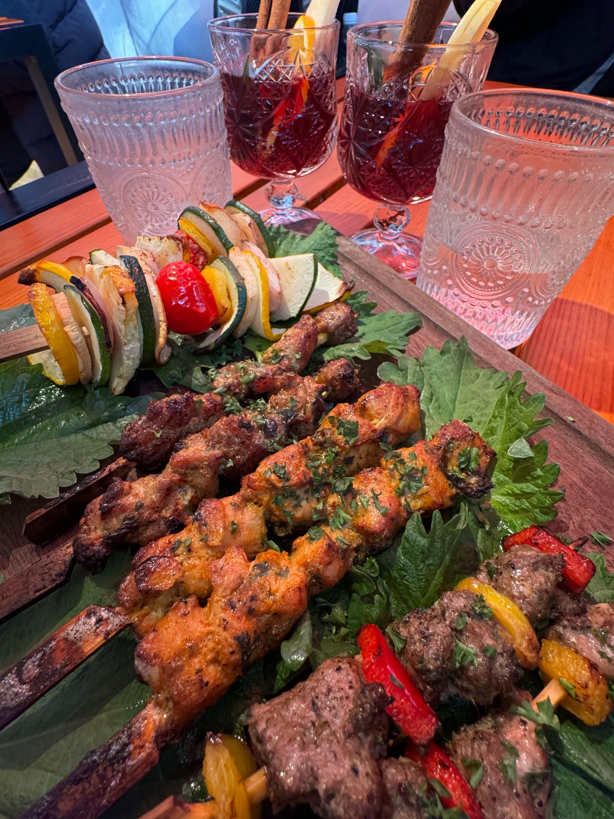 夜晚的美食聚会