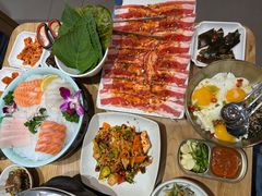 -青瓦餐厅·生鱼片·韩园烤肉(西塔店)