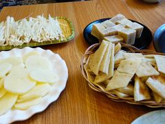 -超越炭火牛蛙火锅鸡(河东店)