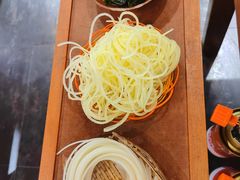 -黔有有贵州酸汤夺夺粉火锅(五味十字店)