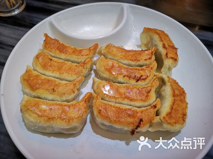 八珍餐厅(细岗路店)招牌鲜肉煎饺图片 - 第1张
